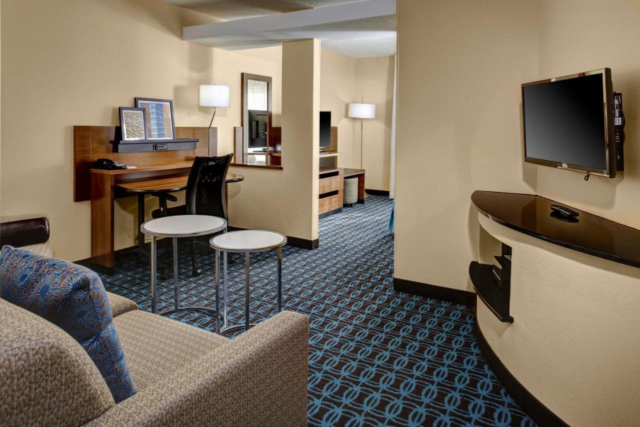 Fairfield Inn And Suites By Marriott Atlanta Suwanee Exterior photo
