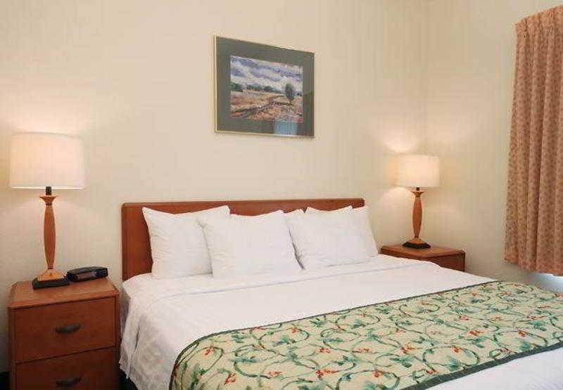 Fairfield Inn And Suites By Marriott Atlanta Suwanee Room photo