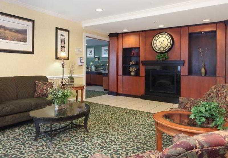 Fairfield Inn And Suites By Marriott Atlanta Suwanee Interior photo